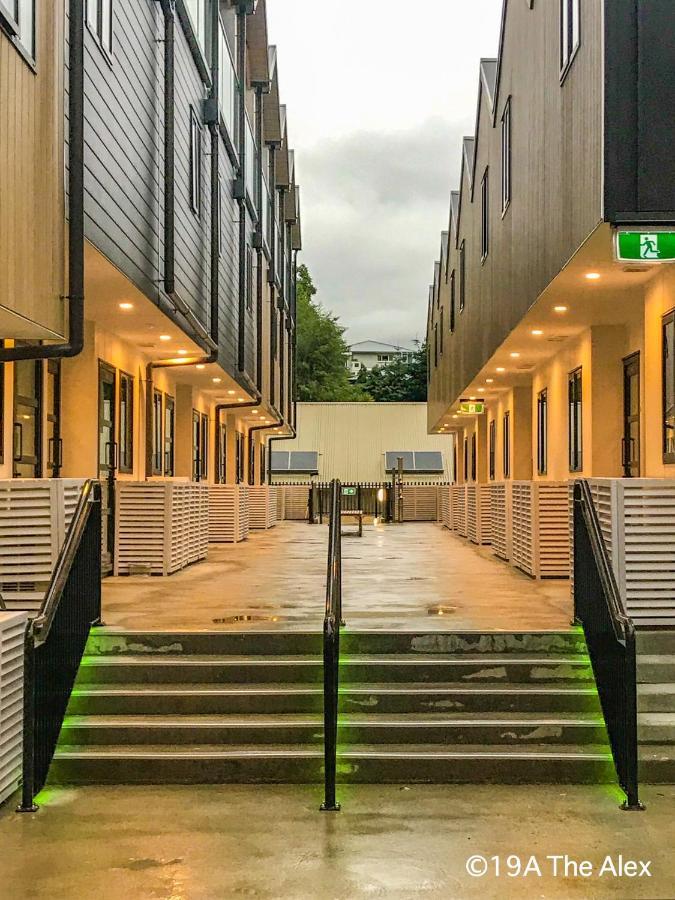 Modern 2-Bedroom Apartment 7-Mins Walk To Queenstown Exteriör bild