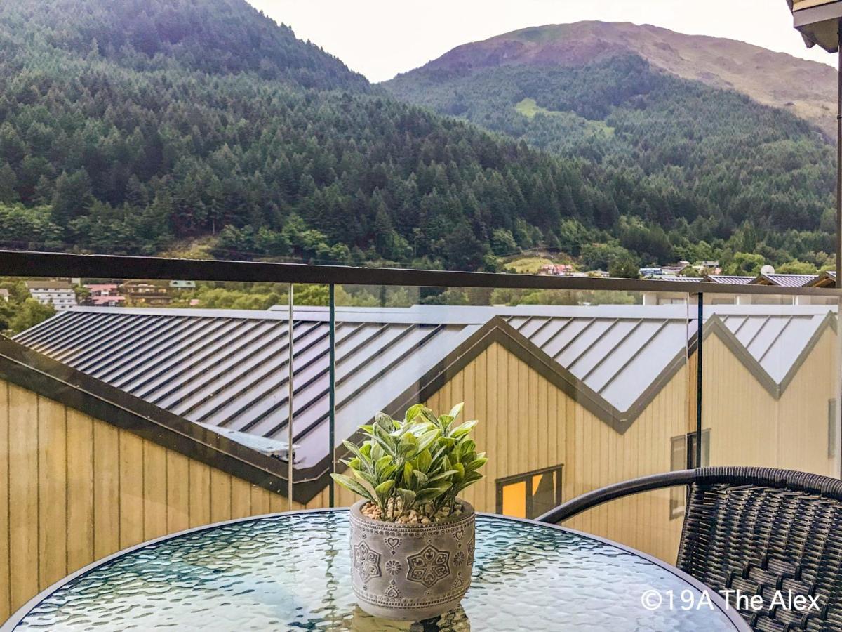 Modern 2-Bedroom Apartment 7-Mins Walk To Queenstown Exteriör bild