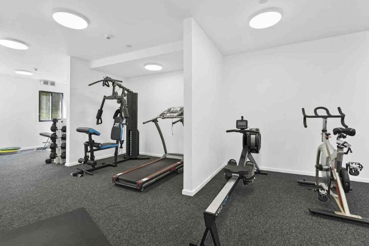 Modern 2-Bedroom Apartment 7-Mins Walk To Queenstown Exteriör bild